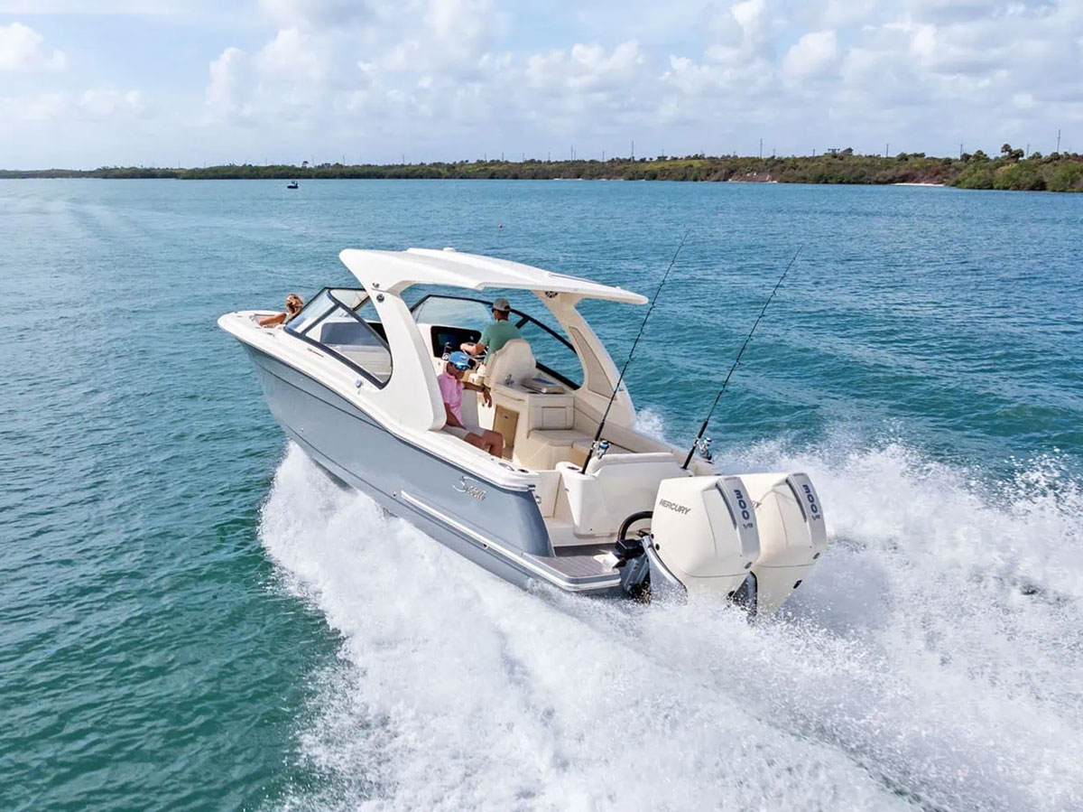 scout 288 Dorado cruising